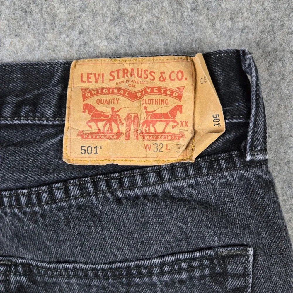 Levi 501 Original Fit Jeans Mens 32x30 Black Denim Button Fly Straight Leg Y2k